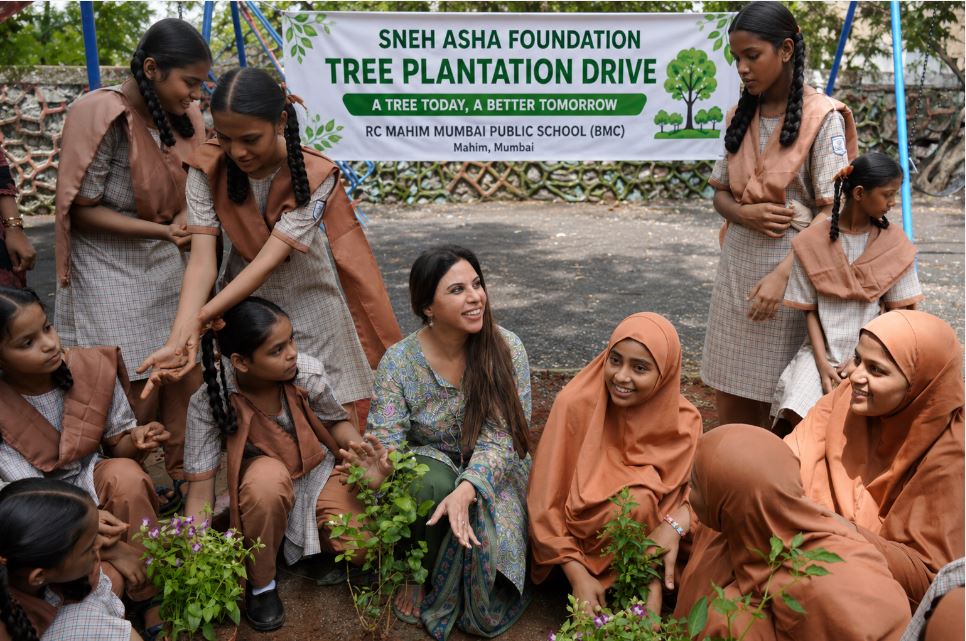 A Pencil That Becomes a Plant: The Small Idea That Stole the Show at a Mahim School’s Green Drive